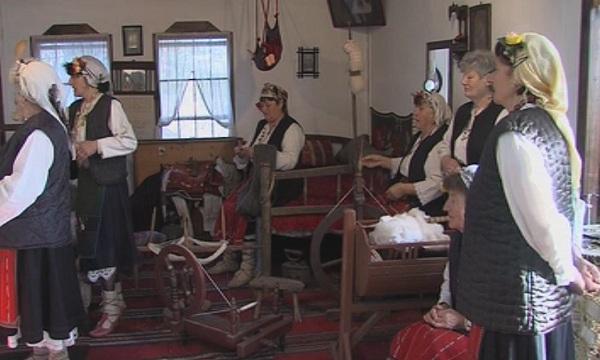 В знак на протест: Хотнишките баби спират да пеят