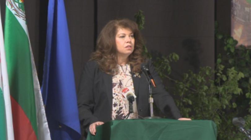 Вицепрезидентът ще настоява за защитата на правата на тракийските бежанци