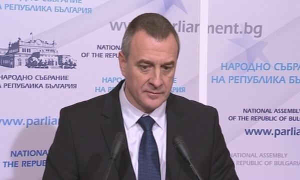 Мотивите за внесения от ГЕРБ вот на недоверие са несериозни според Цветлин Йовчев