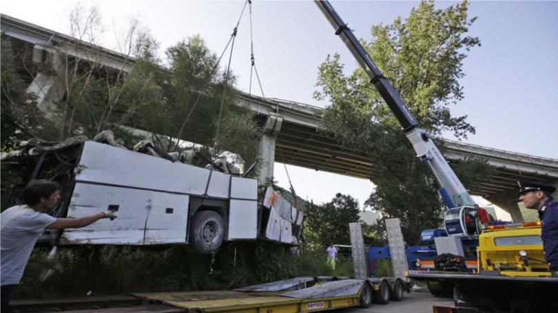 Причини за автобусната катастрофа в Италия