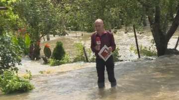 Наводнение в село Крушовица, пътят Мизия-Войводино е затворен