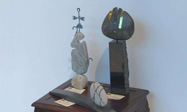 Да опишеш вселената с камък...