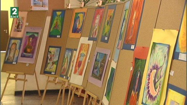 12-годишна художничка със самостоятелна изложба в Пловдив