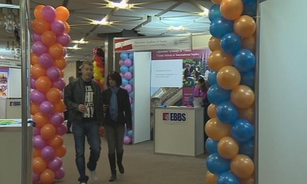 18 държави на изложението Образование без граници