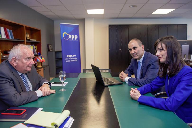 Шефът на ЕНП Жозеф Дол: Правителството на Борисов работи на пълни обороти