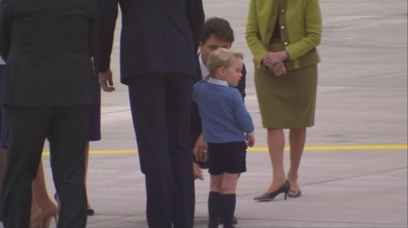 Синът на Уилям и Кейт пренебрегна канадския премиер (ВИДЕО)