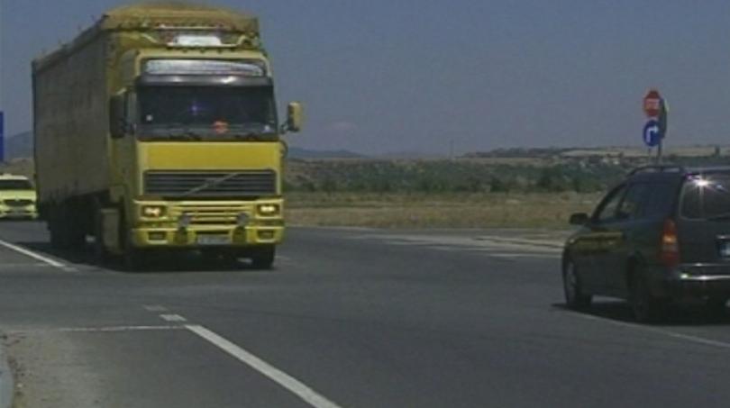 Забраната за движение на камиони влезе в сила от днес