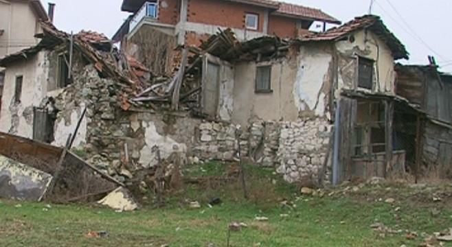 Ураганът срути къща в област Кърджали