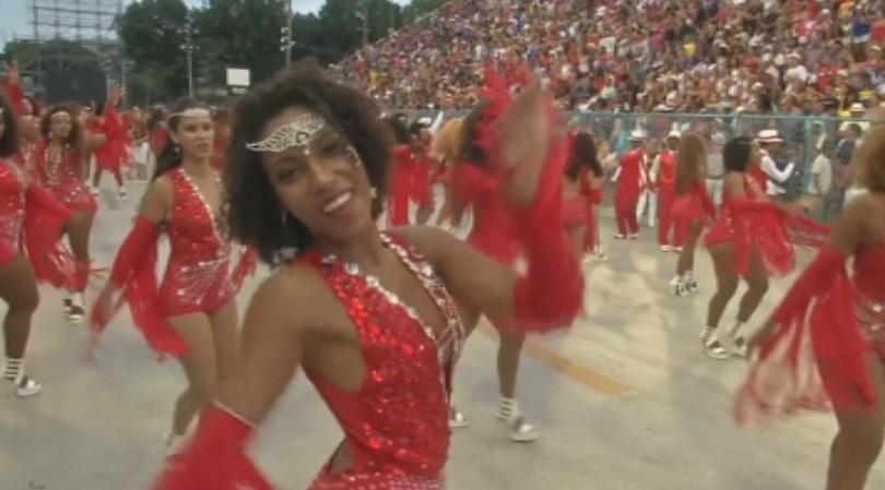 Школите по самба се готвят за карнавала в Рио