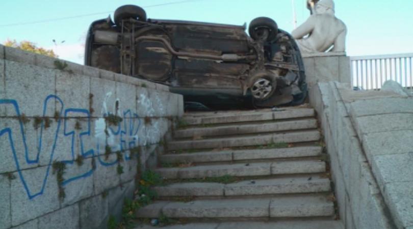 ​Трима души пострадаха при катастрофа в центъра на Пловдив