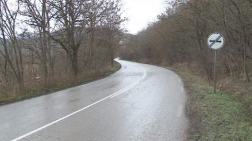 17-годишен шофьор без книжка е с опасност за живота след катастрофа