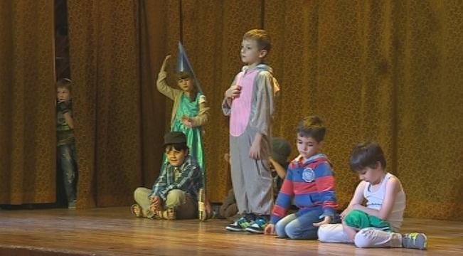 Млади таланти се впуснаха в театралното изкуство