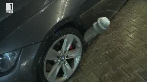 Кола се вряза в заведение на жълтите павета