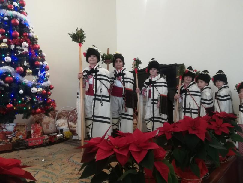 Негово светейшество Софийския митрополит и български Патриарх Неофит посрещна коледарчета