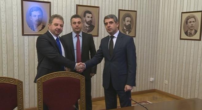 Президентът проведе консултации с Патриотичния фронт и Българския демократичен център