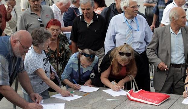 Продължава събирането на подписки на контрапротеста
