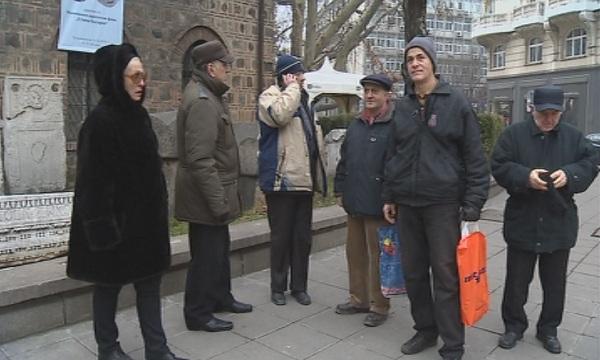 Подкрепящите правителството подновяват контрапротеста