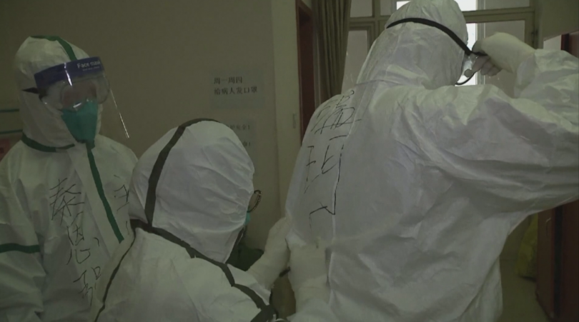 Над 900 вече са жертвите на коронавируса а заразените надвишават