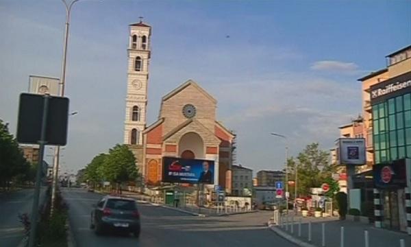 В Косово гласуват на предсрочни парламентарни избори (ОБНОВЕНА)