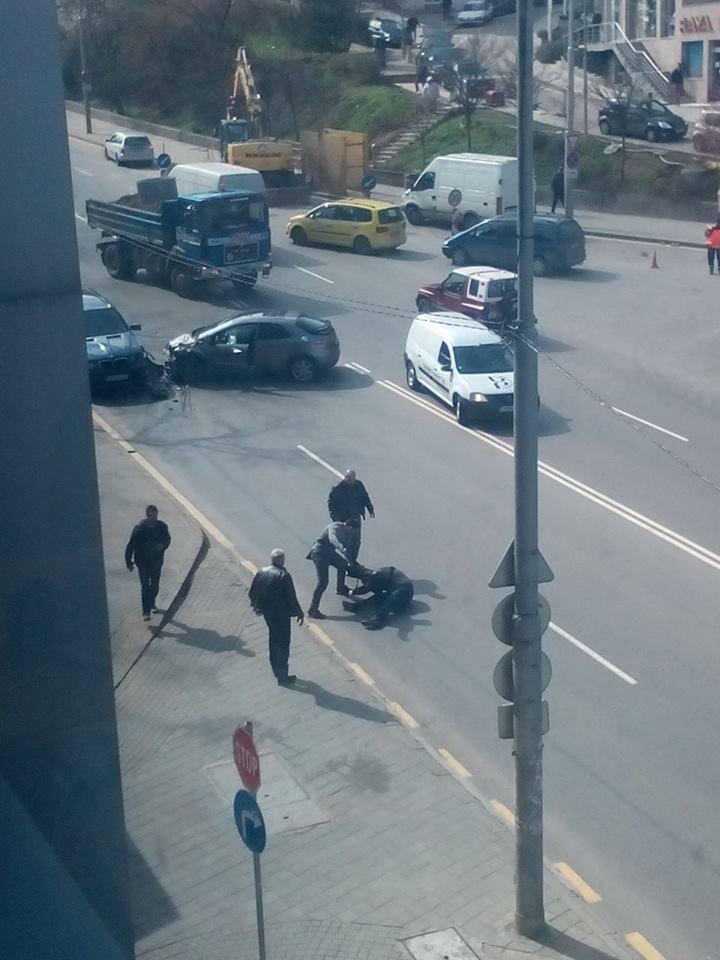 Побой на пътя в центъра на София