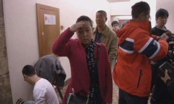 Близките на хората от изчезналия малайзийски самолет са гневни, смятат да пътуват до Куала Лумпур