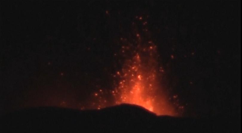 Вулканът Етна изригна ефектно