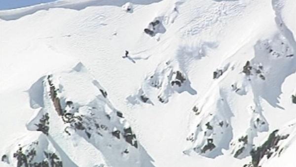 Лавина затрупа трима души в Рила