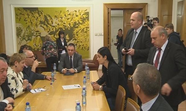 Изслушват Лазаров за Петното