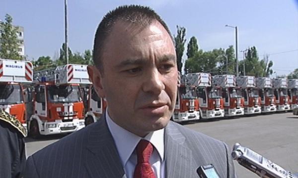 Свeлозар Лазаров за спора Пеевски-Василев