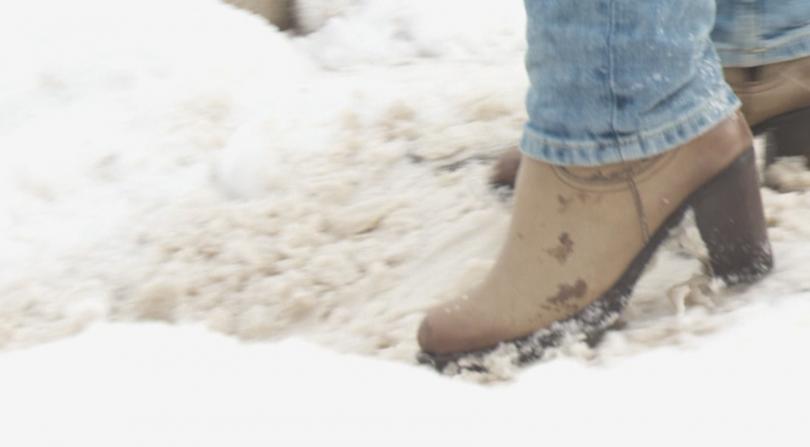 Тротоари като ледени пързалки