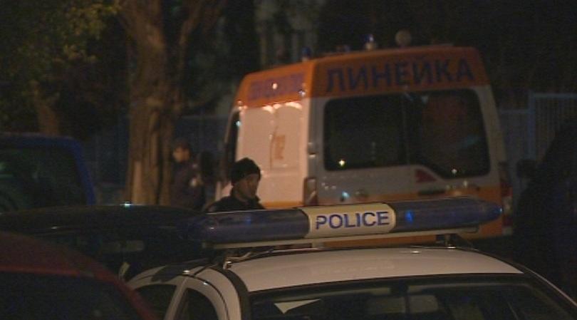 Психично болен се е барикадирал в дома си