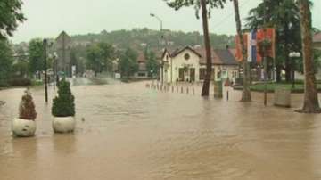 Бедствено положение в Сърбия, порои наводниха Балканите (ОБНОВЕНА)