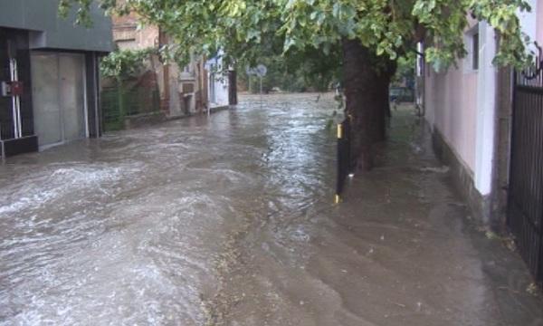 Отмениха бедственото положение в Ловеч след пороя