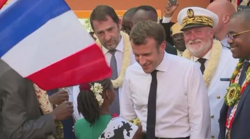 Френският президент се е поправил за думите си че предпочита