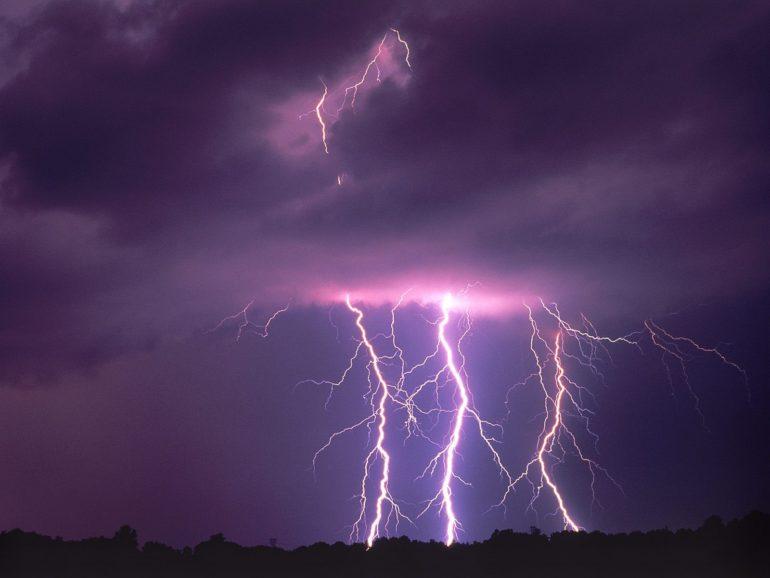 Мълния уби мъж и обгори друг на Широка поляна