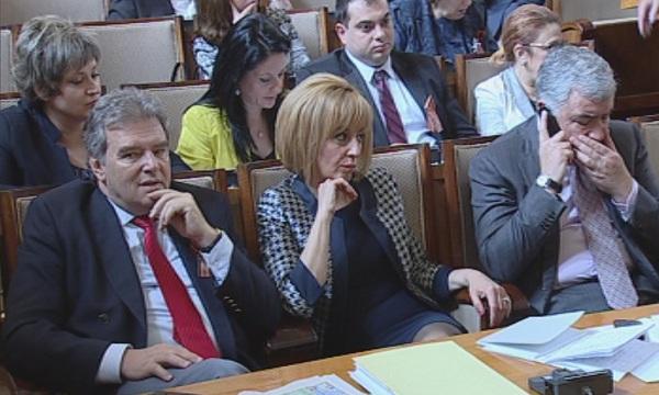 НС не прие поисканата от ГЕРБ оставка на Мая Манолова