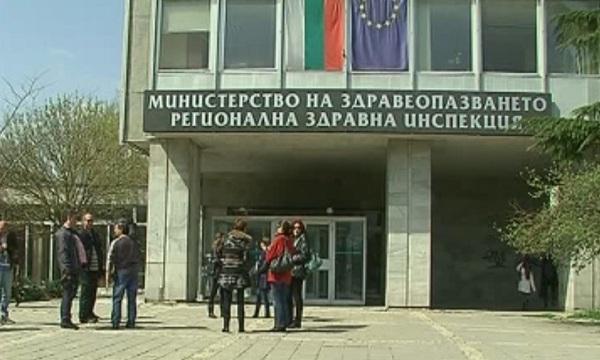 Варненски медици протестират на празника си