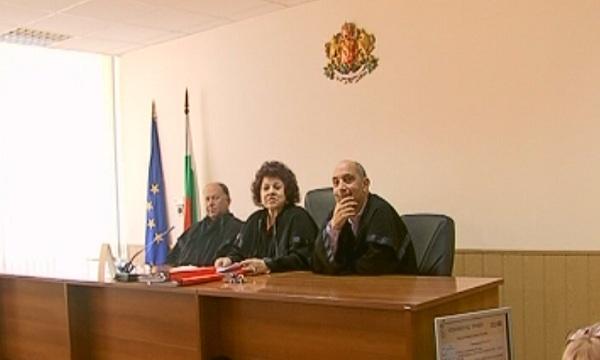 Пребилият лекарка остава в хасковския арест