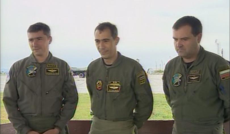 Пилотите на МиГ-29: За нас е чест, че летяхме в Деня на храбростта