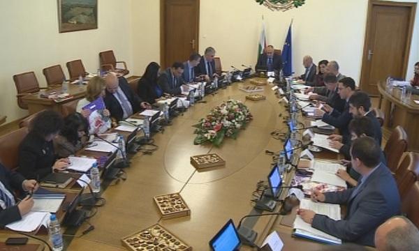 Единственият вариант да се помогне на Перник е безлихвен заем, според премиера