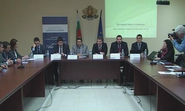 Министри против идеята за увеличаване на платеното майчинство