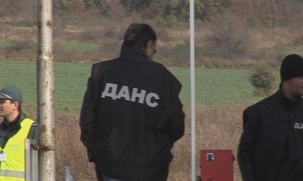 Арестуваха митничари за изнудване (ОБЗОР)