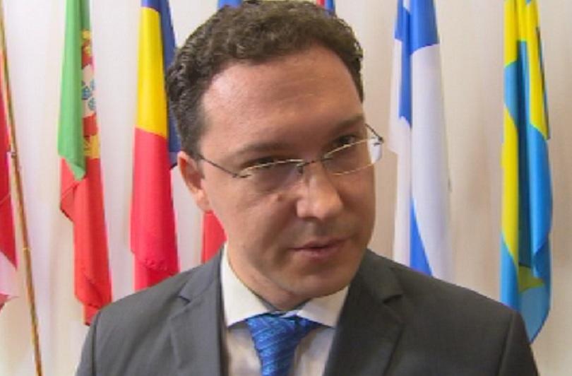 Даниел Митов обясни защо Надежда Нейнски не е коментирала обстановката в Турция