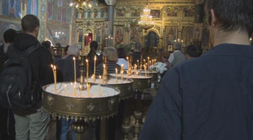 Отслужиха молебен в памет на жертвите на атентата в църквата Света Неделя
