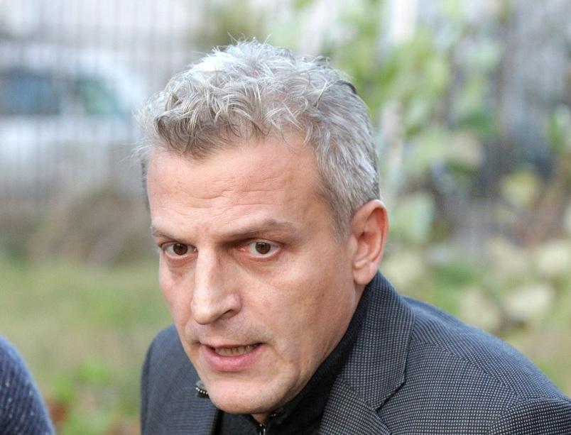 Здравният министър временно отмени търга за лекарства за 145 болници