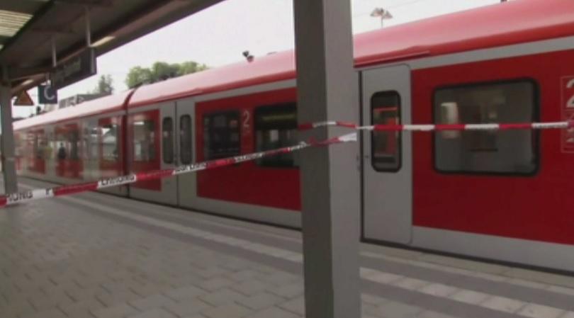Петима души са ранени от нападател с нож на гара край Мюнхен