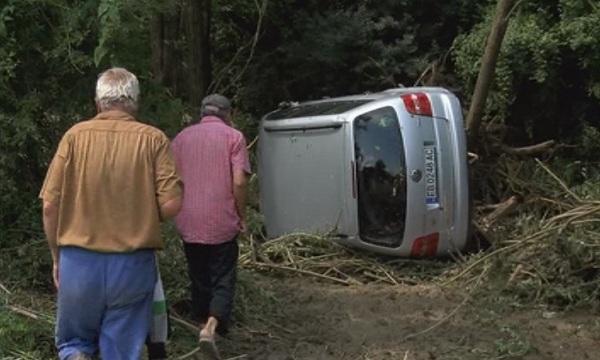 Наводнения в Габровско взеха жертва, мъж е в неизвестност (ОБНОВЕНА)