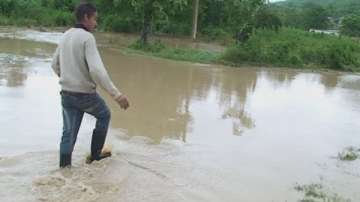 Заради поройните дъждове на места в страната ситуацията е критична