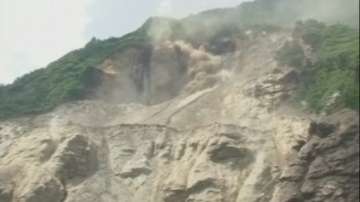 Свлачище в Непал отне живота на 34 души