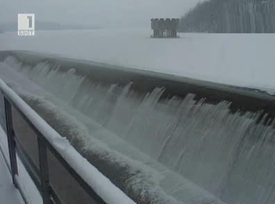 Тридесет пъти разходът на вода от язовир Студена надвишава притока